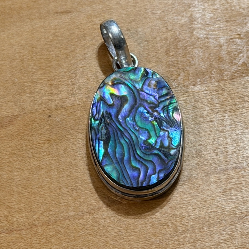 Beautiful Purple & Green Abalone Pendant Necklace - 925 Plated/Stamped
